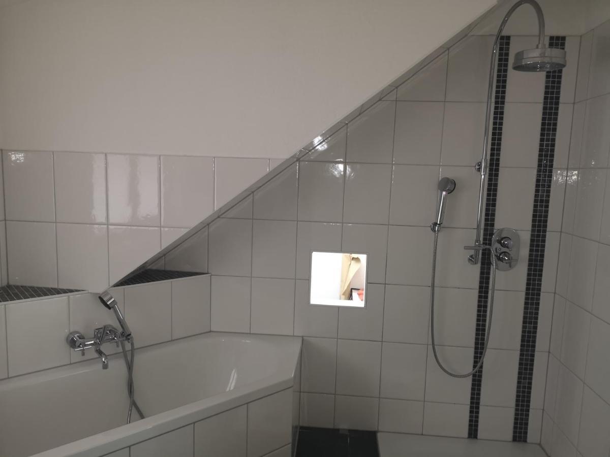 Haus Fleur Apartment นอยชตัดท์ อัน แดร์ ไวน์ชตราเซอ ภายนอก รูปภาพ