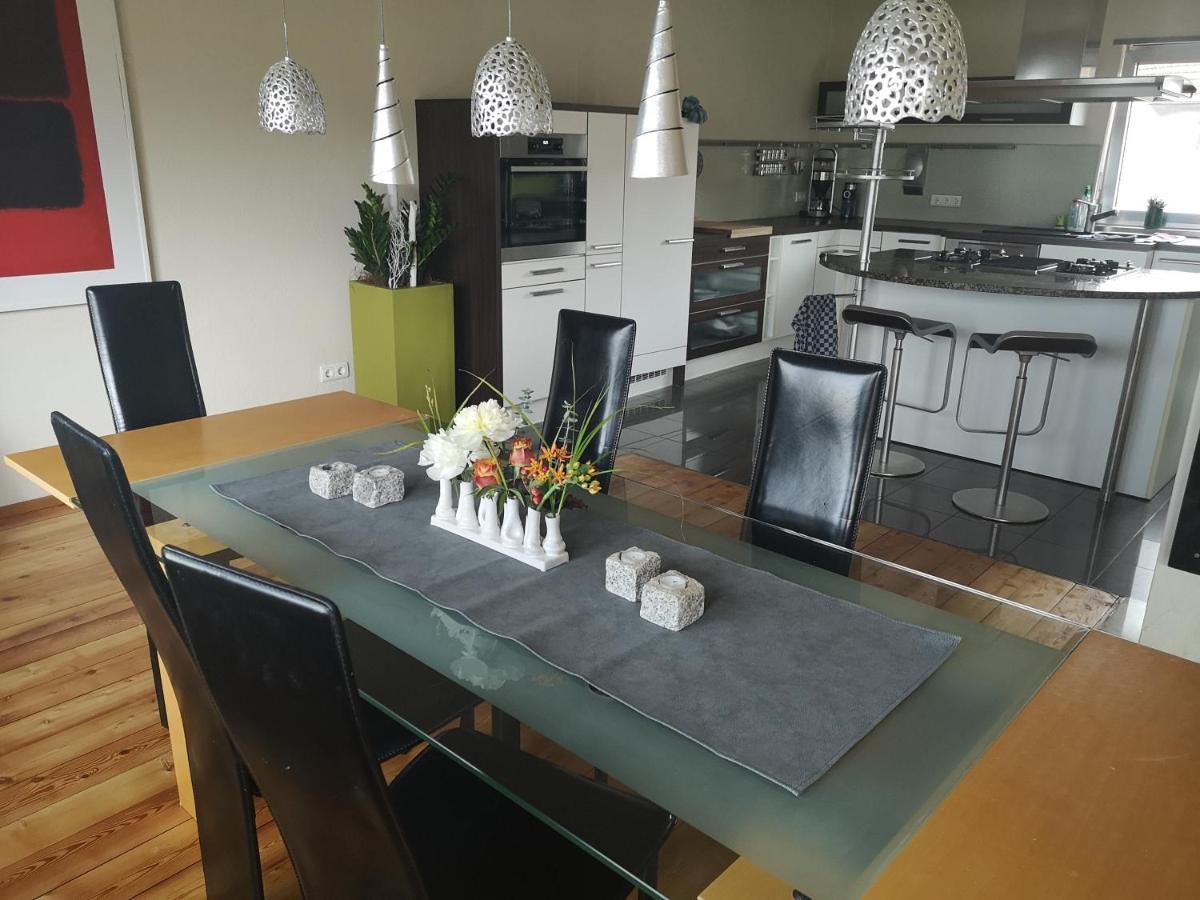 Haus Fleur Apartment นอยชตัดท์ อัน แดร์ ไวน์ชตราเซอ ภายนอก รูปภาพ